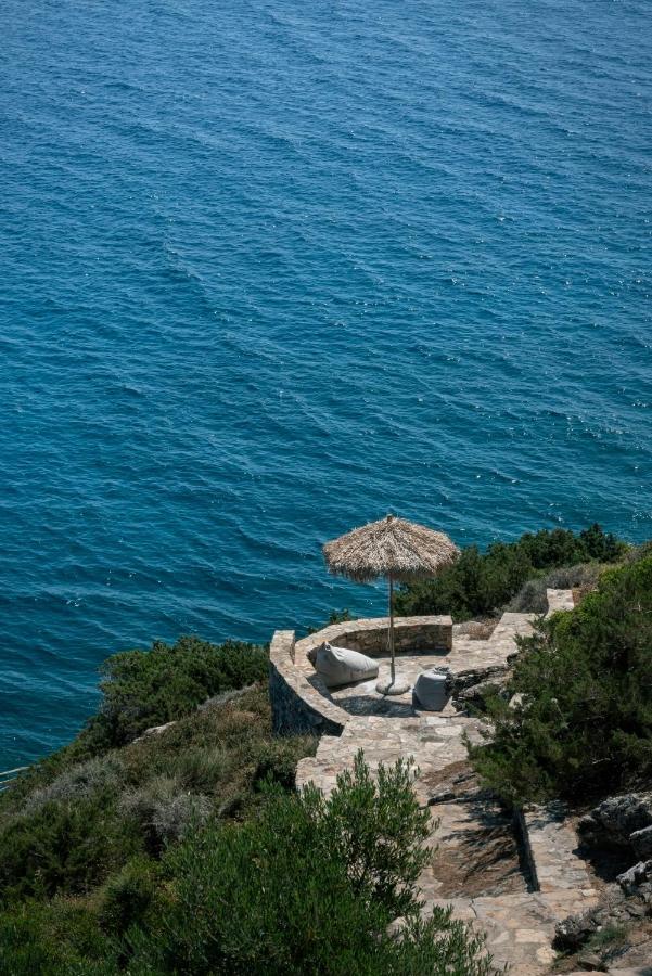 Aiolos: Above The Sea, Within *